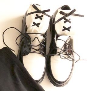 Black & Whites Patent/Faux leather oxfords 👞